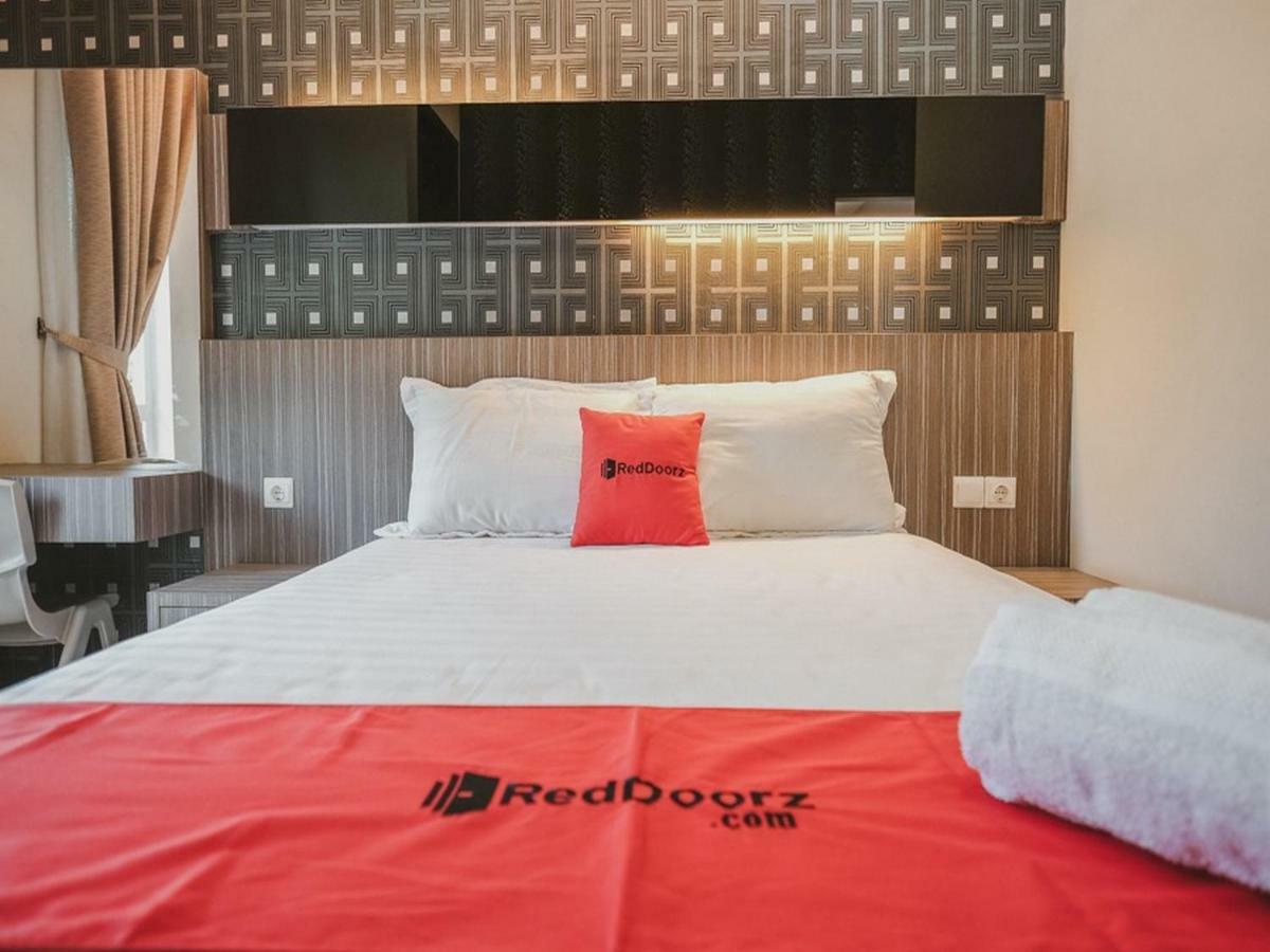 Hotel RedDoorz @ Jamin Ginting Medan Zewnętrze zdjęcie